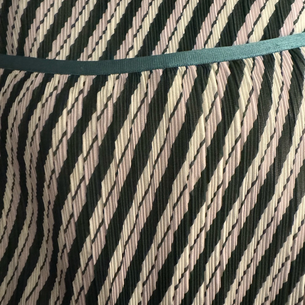 Diane Von Furstenberg Green and White Gwenyth Midi Pencil Skirt - Picture 4 of 7